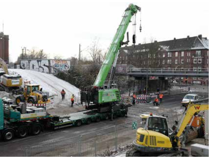 Sennebogen von Gebr. Willing GmbH in Hamburg Veddel Baustelle Elbchausee Brücke
